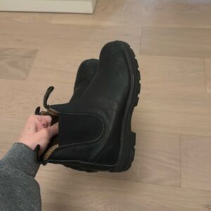 Blundstone black leather boot size 5 men’s I’m an 8 they fit me